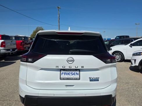 Used 2024 Nissan Rogue SV AWD/4WD image 5