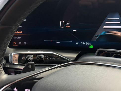 Used 2024 Cadillac Lyriq Sport image 33