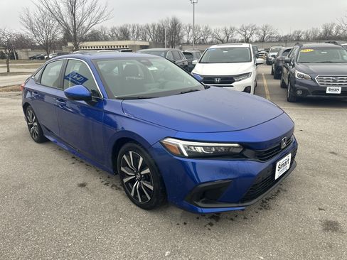 Used 2024 Honda Civic EX image 2