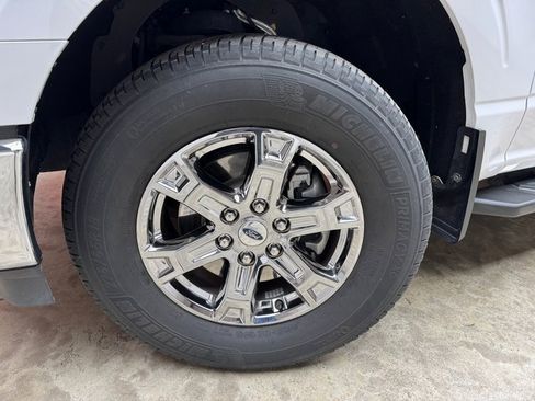 Certified 2022 Ford F150 XLT w/ Equipment Group 302A High image 28