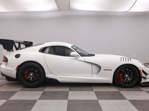 Used 2016 Dodge Viper GTC w/ ACR Package RWD image 12