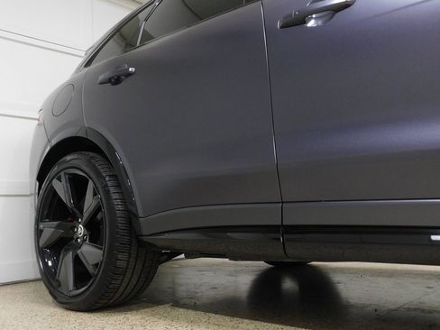 Used 2024 Jaguar F-PACE SVR image 7