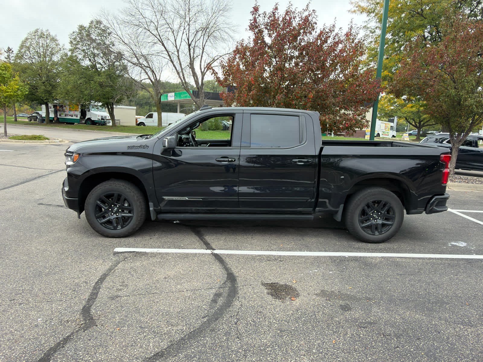 Used 2024 Chevrolet Silverado 1500 High Country w/ Midnight Edition AWD/4WD image 5