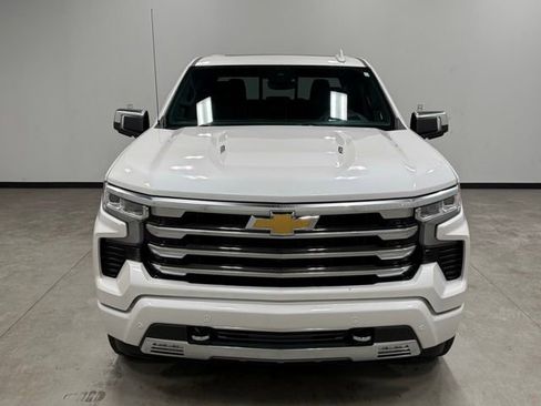 Used 2024 Chevrolet Silverado 1500 High Country w/ High Country Premium Package image 4