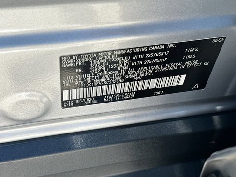 Used 2025 Toyota RAV4 LE FWD image 28