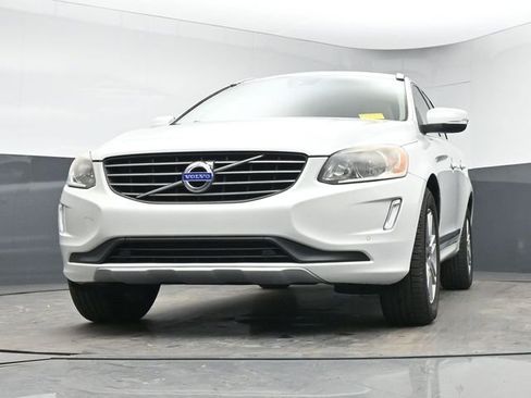 Used 2016 Volvo XC60 T6 w/ Proximity Package image 11