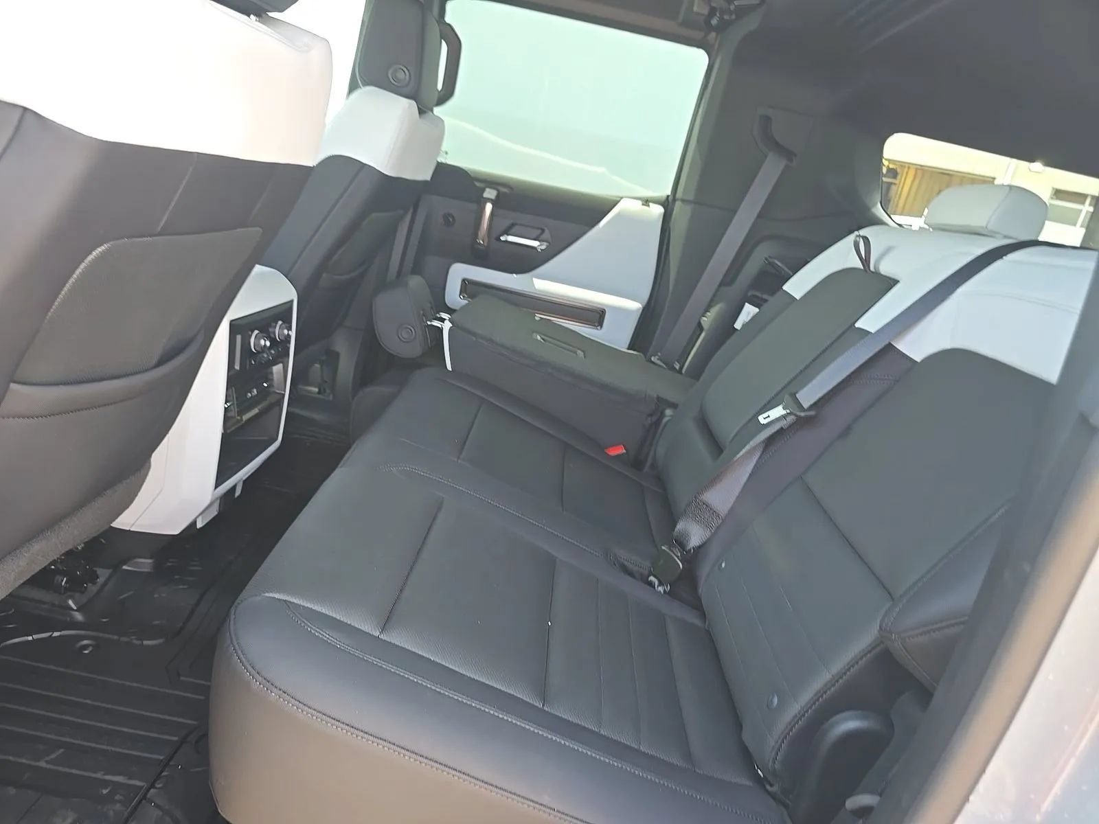 Used 2025 GMC Hummer EV 2X AWD/4WD image 9