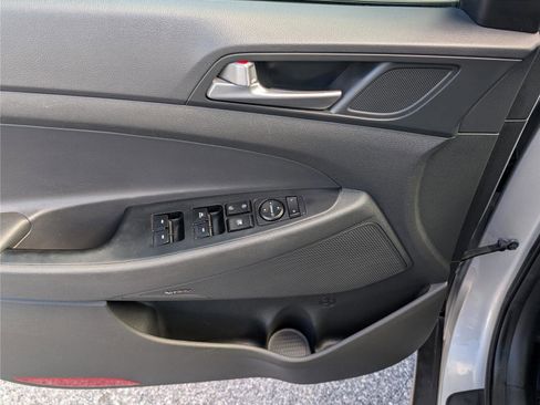 Used 2017 Hyundai Tucson SE Plus image 18