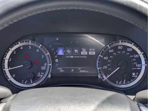 Used 2025 Toyota Highlander LE FWD image 14