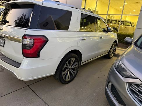 Certified 2021 Ford Expedition Platinum image 3
