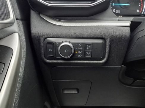 Used 2022 Ford Explorer XLT w/ Equipment Group 202A image 27