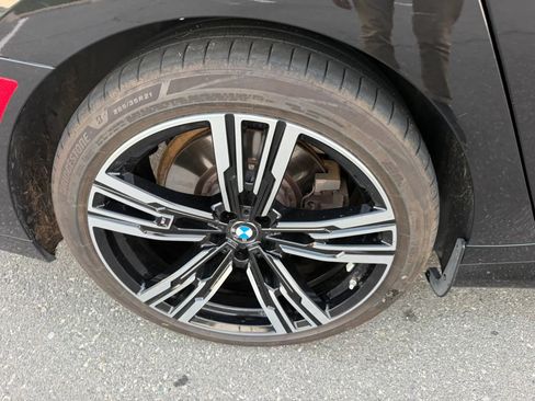 Used 2024 BMW i7 eDrive50 w/ M Sport Package RWD image 42