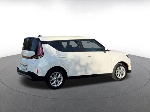 Used 2025 Kia Soul LX w/ LX Technology Package FWD image 15