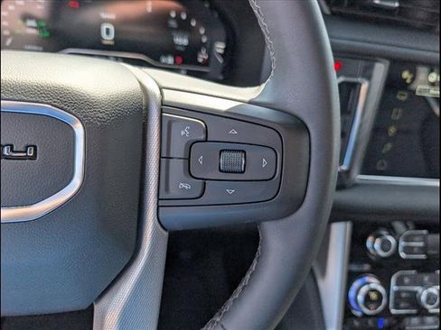 Used 2024 GMC Yukon XL Denali image 8