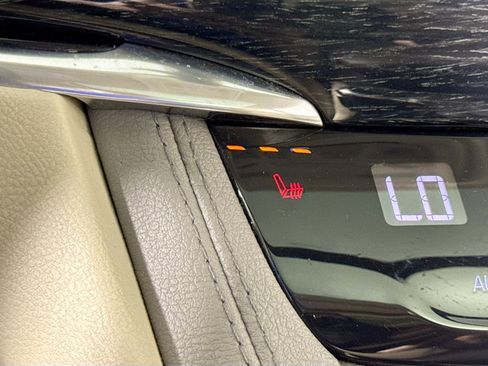 Used 2020 Cadillac XT6 Premium Luxury image 25