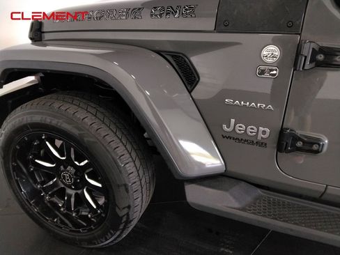 Used 2019 Jeep Wrangler Unlimited Sahara image 39