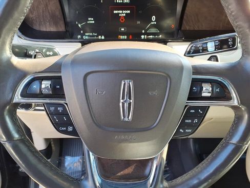 Used 2018 Lincoln Navigator Reserve w/ Technology Package image 28