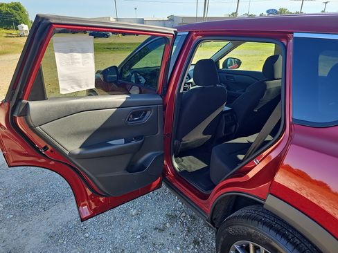 Used 2026 Nissan Rogue S FWD image 12
