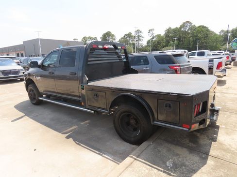 Used 2018 RAM 3500 Tradesman w/ Chrome Appearance Group AWD/4WD image 10