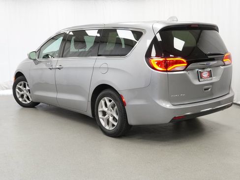 Certified 2019 Chrysler Pacifica Touring Plus w/ Tire & Wheel Group FWD image 22