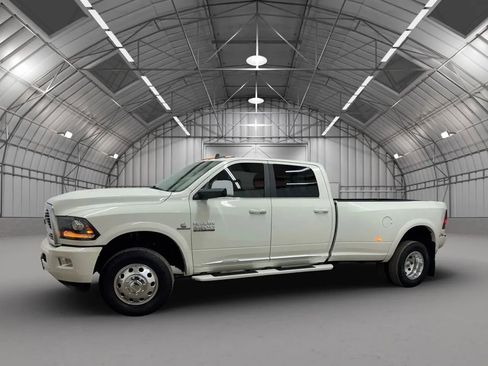 Used 2018 RAM 3500 Laramie Longhorn image 3