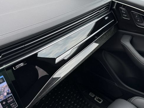 Used 2025 Audi Q8 Prestige AWD/4WD image 25