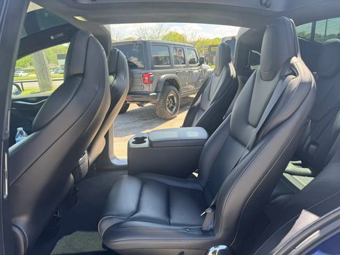 Used 2018 Tesla Model X 75D AWD/4WD image 9