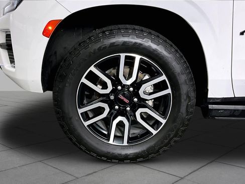 Certified 2023 GMC Yukon XL AT4 w/ AT4 Premium Package AWD/4WD image 11