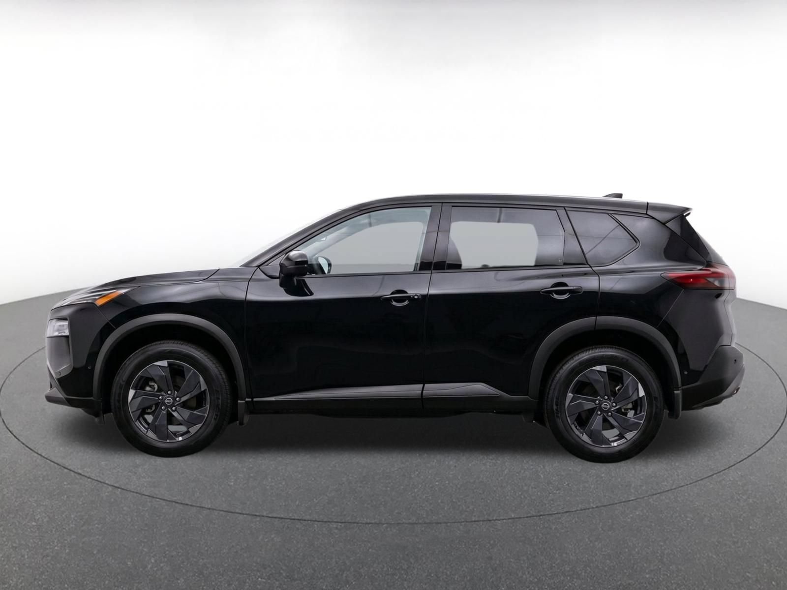 Used 2025 Nissan Rogue SV FWD image 4