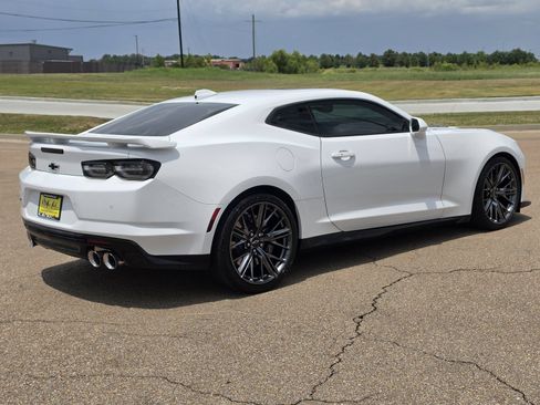 Used 2023 Chevrolet Camaro ZL1 RWD image 5