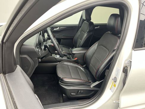 Certified 2023 Ford Escape ST-Line w/ Tech Pack #1 AWD/4WD image 9