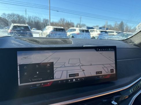 Used 2024 BMW X5 xDrive40i w/ M Sport Package image 16