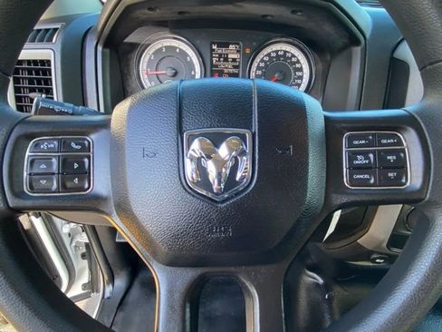 Used 2022 RAM 1500 Tradesman w/ Chrome Appearance Group RWD image 18