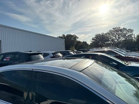 Used 2021 Toyota Camry XSE FWD image 5