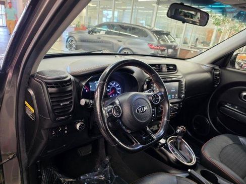 Used 2017 Kia Soul ! w/ Tech Package FWD image 7