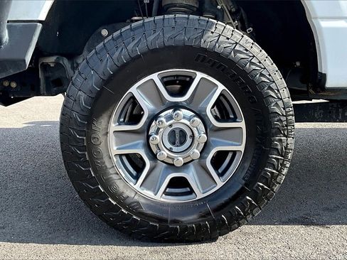 Used 2023 Ford F250 Lariat w/ Tow Technology Package image 9