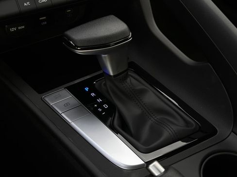 Certified 2026 Hyundai Elantra SE w/ Cargo Package FWD image 23