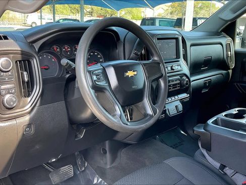 Used 2022 Chevrolet Silverado 2500 Custom w/ Custom Convenience Package image 17