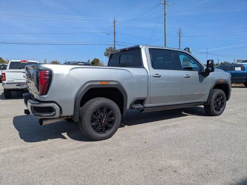 Used 2026 GMC Sierra 2500 AT4 w/ AT4 Premium Plus Package AWD/4WD image 4