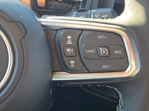 Certified 2025 Jeep Wrangler Unlimited Sahara w/ Safety Group image 28