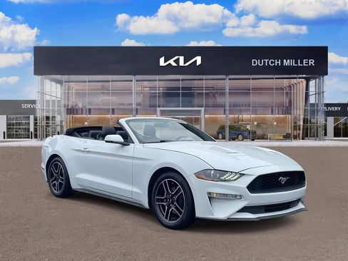Used 2020 Ford Mustang Premium image 1