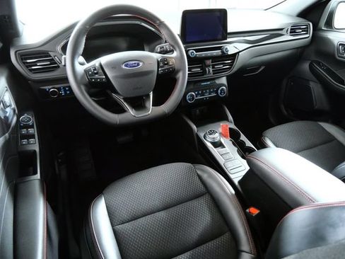 Certified 2025 Ford Escape ST-Line AWD/4WD image 31