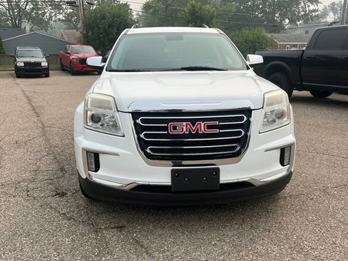 Used 2017 GMC Terrain SLT w/ Open Road Package AWD/4WD image 9