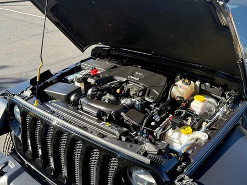 Used 2020 Jeep Wrangler Unlimited Sport AWD/4WD image 33