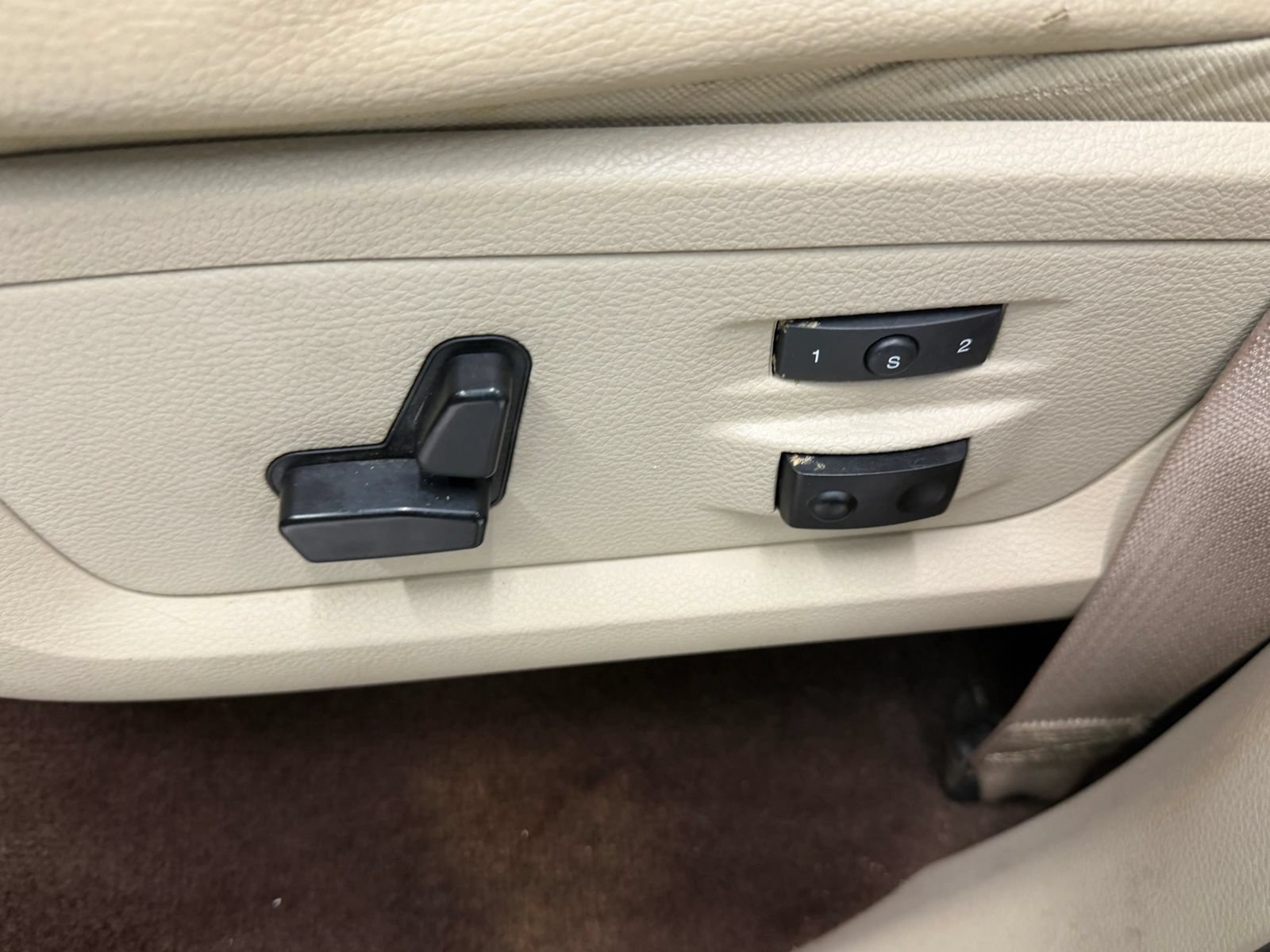 Used 2013 RAM 1500 Laramie w/ Convenience Group AWD/4WD image 23
