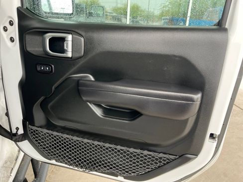 Used 2018 Jeep Wrangler Sport S image 18