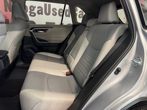 Used 2019 Toyota RAV4 XLE Premium w/ Cold Weather Package AWD/4WD image 21