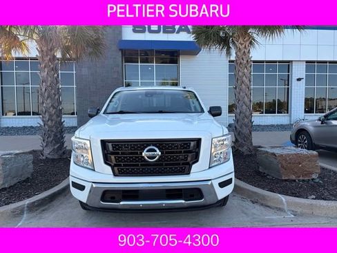 Used 2021 Nissan Titan SV image 2
