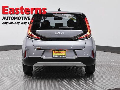 Used 2025 Kia Soul LX w/ LX Technology Package FWD image 6