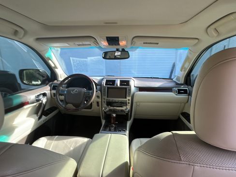 Used 2015 Lexus GX 460 w/ Premium Package AWD/4WD image 25